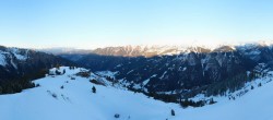 Archiv Foto Webcam Riesneralm: Panorama Skigebiet und Skihütte Hochsitz 15:00