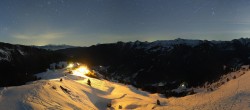 Archiv Foto Webcam Riesneralm: Panorama Skigebiet und Skihütte Hochsitz 03:00