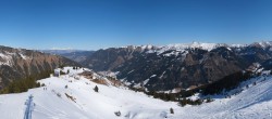 Archiv Foto Webcam Riesneralm: Panorama Skigebiet und Skihütte Hochsitz 11:00