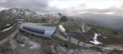 Archiv Foto Webcam Peisey Vallandry - Bergstation Sessellift Arpette 06:00