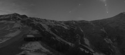 Archived image Webcam Les Contamines Montjoie - View over the slope Signal 06:00