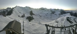 Archived image Webcam Orcieres 1850 - Top station chairlift Drouvet 05:00