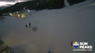 Archiv Foto Webcam Village Day Lodge - Sun Peaks 16:00