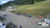 Archiv Foto Webcam Village Day Lodge - Sun Peaks 12:00