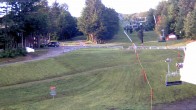 Archived image Webcam Mont Sutton: base area 05:00
