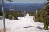 Archived image Webcam Timberline Lodge Ski Area - View Jeff Flood Express 08:00