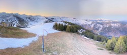 Archived image Webcam Notre Dame de Bellecombe - Top station chairlift Ban Rouge 05:00