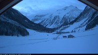 Archived image Krimmler Tauernhaus Mountain Hut - Webcam South 07:00