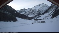 Archived image Krimmler Tauernhaus Mountain Hut - Webcam South 07:00