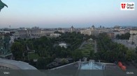 Archiv Foto Webcam Wien - Burgtheater & Rathaus 04:00