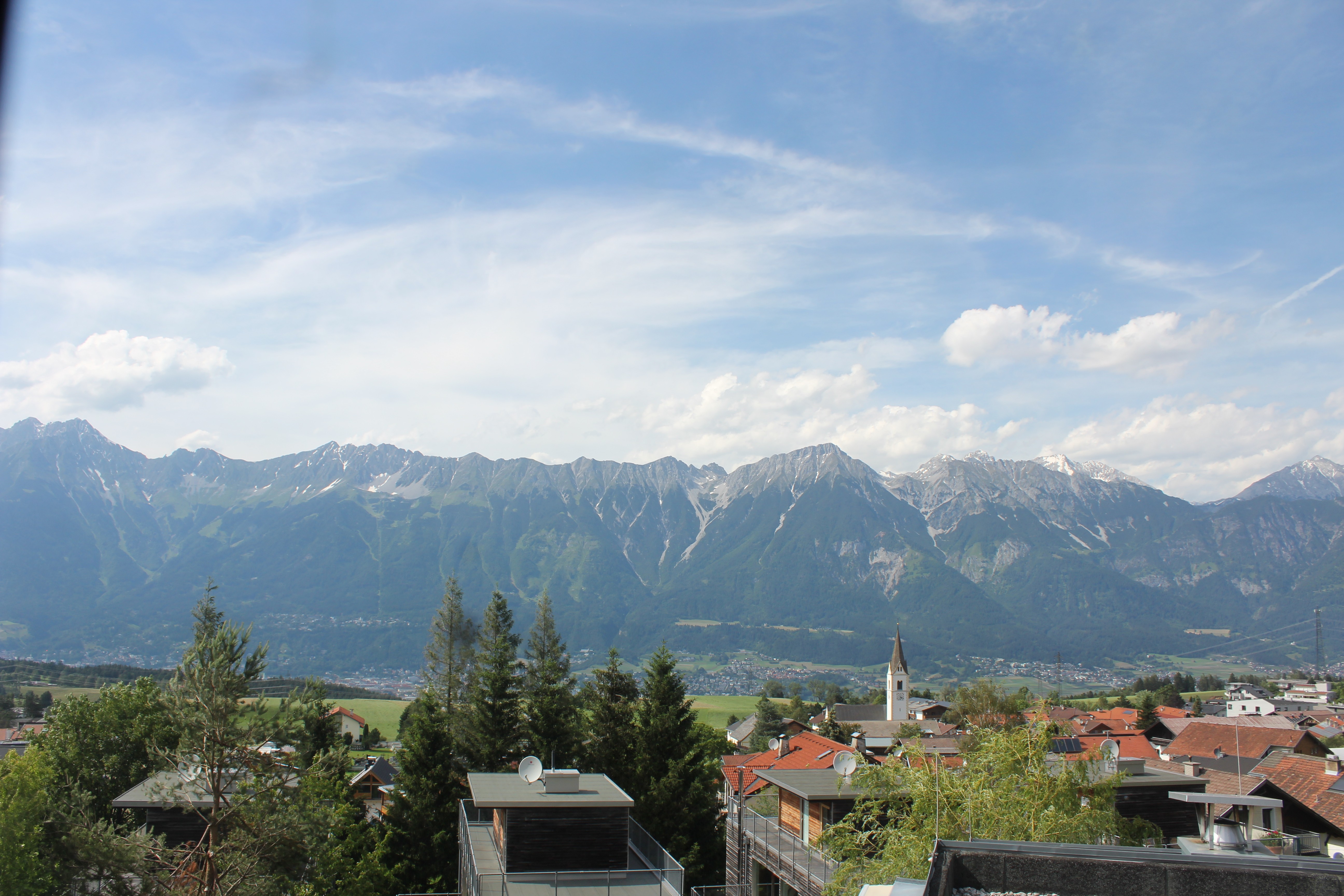 Webcam Sistrans Nord: Blick nach Innsbruck 962 m... • Innsbruck & seine
