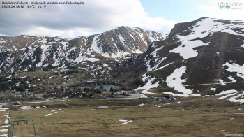 Heidi-Alm Berg Resort: Blick zum Falkertspitz
